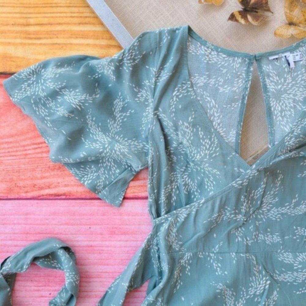 Princess Polly Green The Louie Floral Plunging Surplice Ruffle Playsuit 8US - Picture 6 of 7